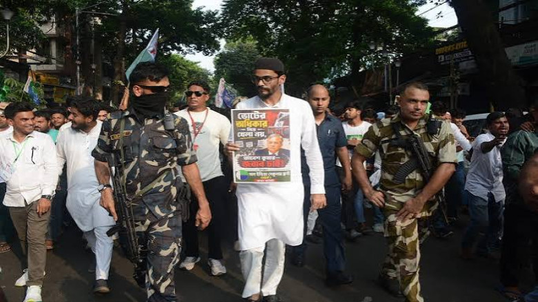 ভারতের প্রধান নির্বাচন কমিশনারের পদত্যাগের দাবিতে ...