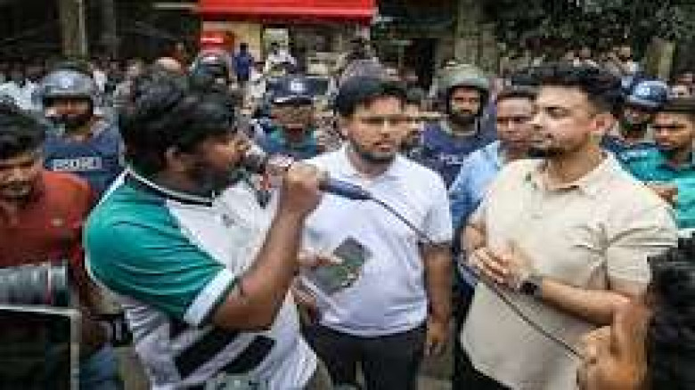 যুব প্রতিমন্ত্রী আমিনুলের পদত্যাগ চেয়ে অধিদপ্তর ঘেরাও এনসিপির যুবশক্তির