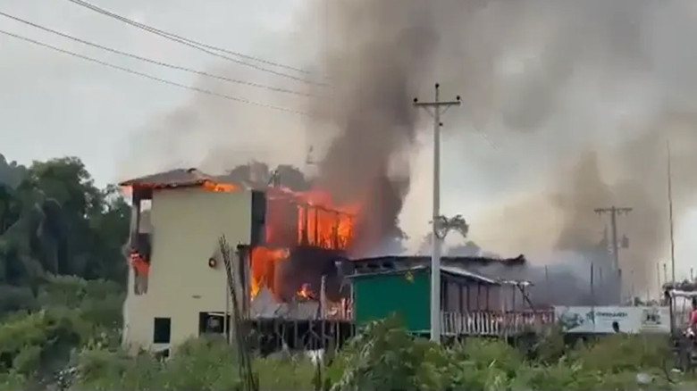 কক্সবাজারে ইনানীর রিসোর্টে আগুনে ৫ পর্যট