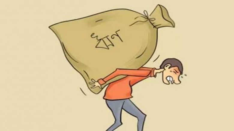 মূল্যস্ফীতির চাপে দেশের অর্ধেক পরিবার ঋণ