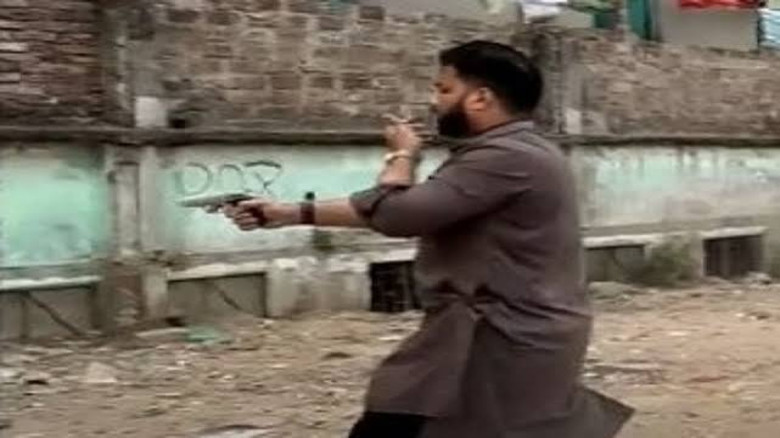 ইশরাকের অস্ত্র প্রদর্শন নিয়ে রাজনৈতিক অঙ