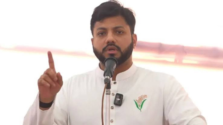প্রতিমন্ত্রীর পদ ছেড়ে সংবাদ সম্মেলনে আসব
