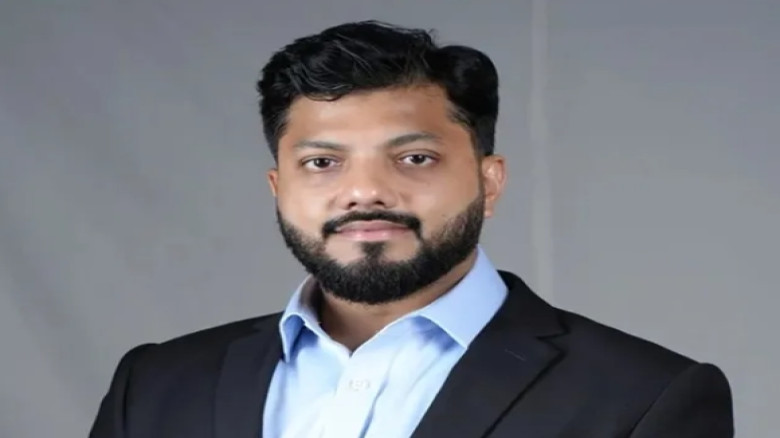 ইশরাক হোসেনের প্রতিমন্ত্রীর পদ ছাড়ার ঘোষ