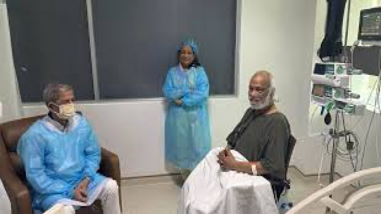 স্থানীয় সরকারমন্ত্রী মঈন খানকে দেখতে রাষ