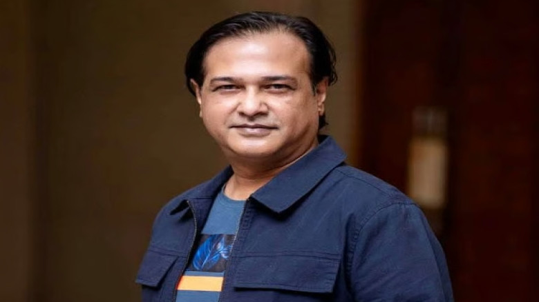 মগবাজারে আসিফ আকবরের গাড়িতে গুলি, স্ত্রী বললেন—‘একজনকে দৌড়ে পালাতে দেখেছি’