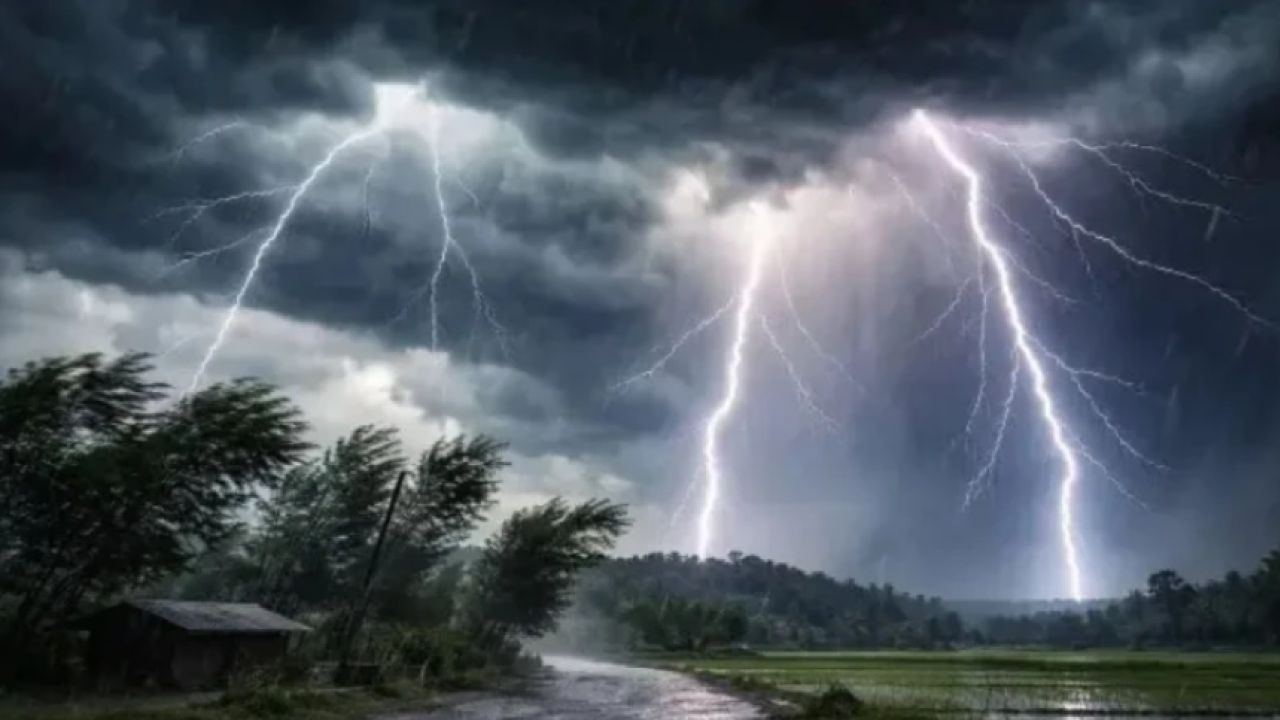 পাবনায় বজ্রপাতে ৬ জনের করুণ মৃত্যু, আহত ৩